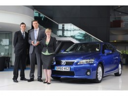 Lexus z�skal ocen�n� - V�robce desetilet�
