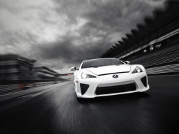 Video: Lexus LFA - rekord na N�rburgringu