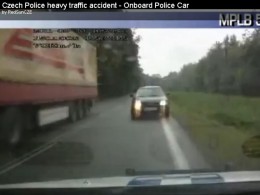 Video: Policejn� Dodge vs. Audi 80 - reality crashtest