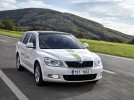 �koda testuje des�tku elektrick�ch Octavi� Green E Line v ostr�m provozu