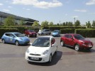Nissan v �R uv�d� roz���enou z�ruku