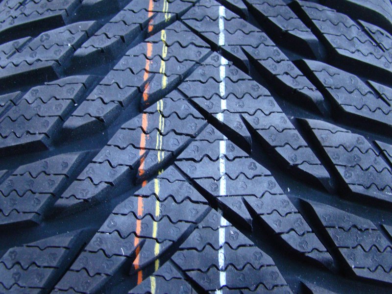 ADAC testoval zimní pneumatiky, známe výsledky