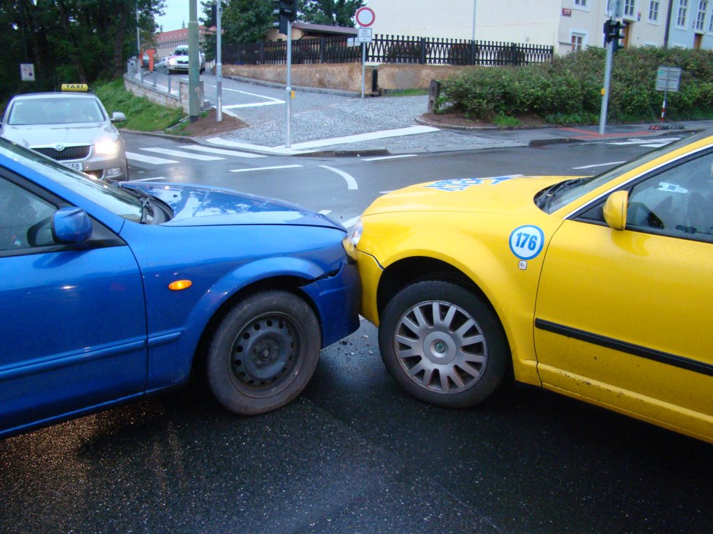 5 tipů jak přežít automobilovou nehodu