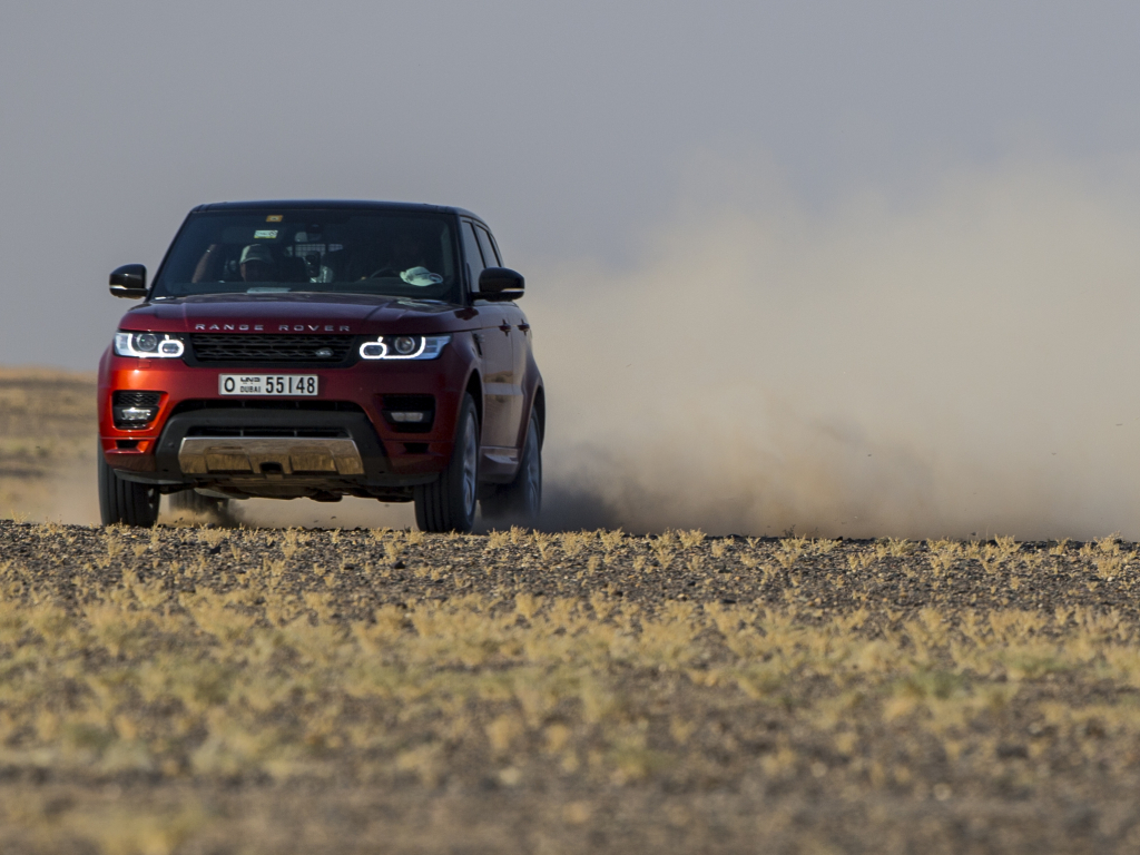 Range Rover Sport stanovil nový pouštní rekord