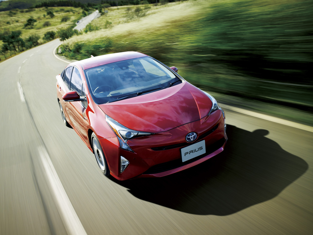 Čtvrtá generace Toyoty Prius jde do prodeje