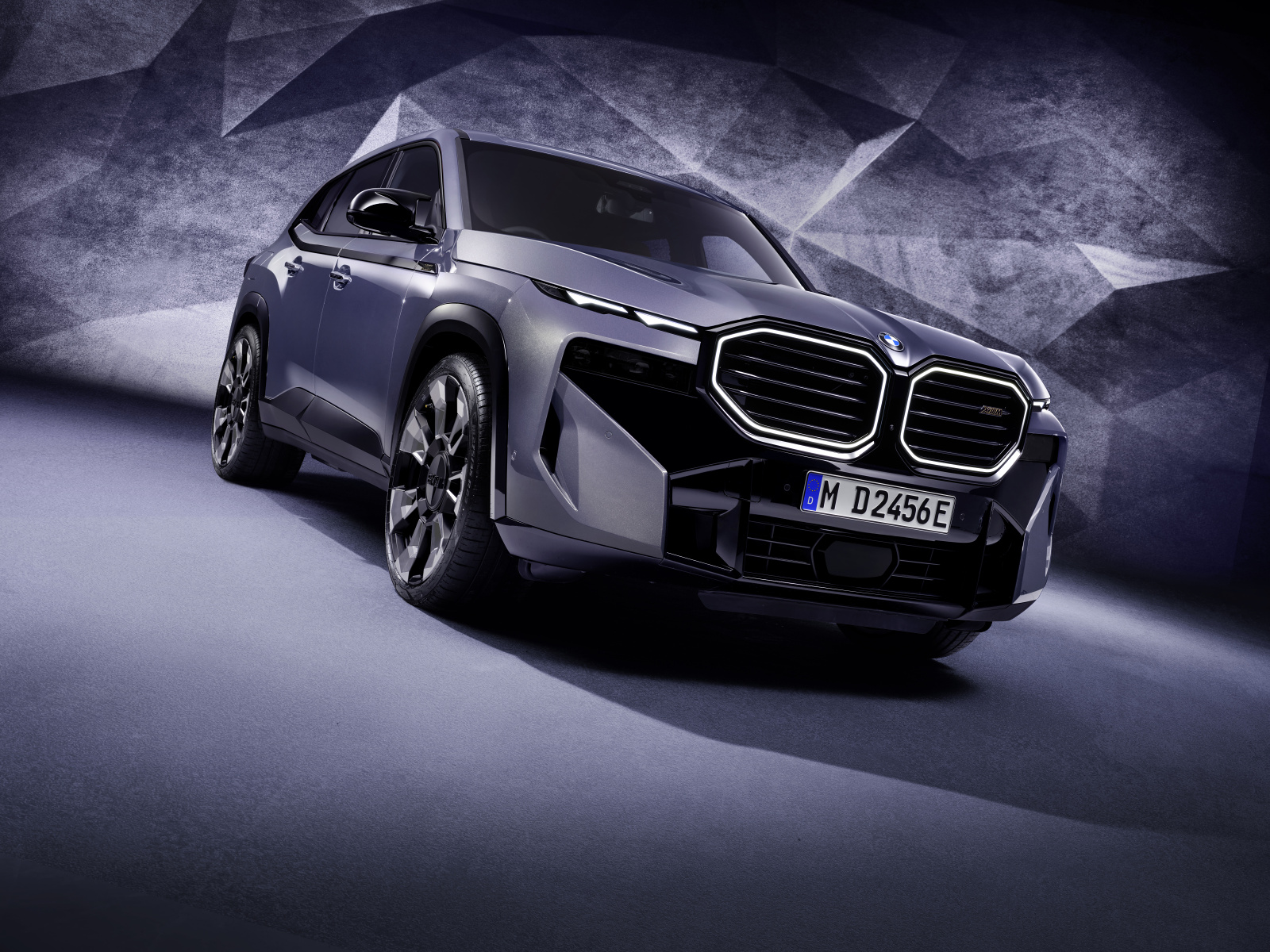BMW představilo nové speciální laky Invidual pro model XM