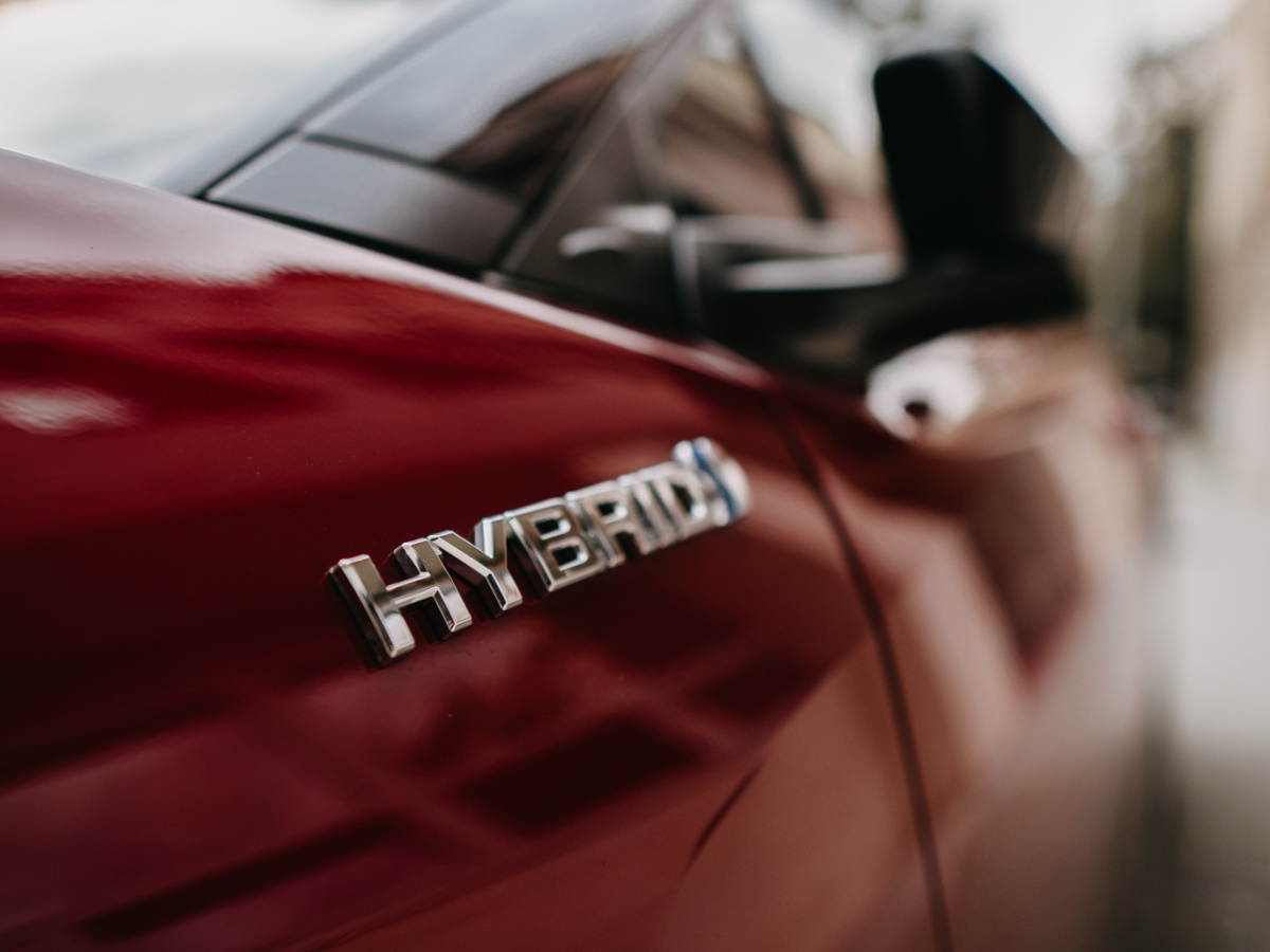 Hybridní automobily jsou spolehlivější než elektromobily
