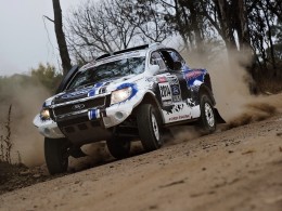 Ford se zúčastní rallye Dakar 2014