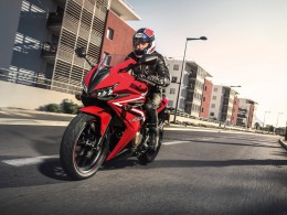 Motocykly Honda NC750X, CB500X a VFR1200X v novém