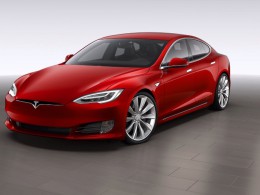 Automobilka Tesla ruší produkci svého Model S 60 a 60 D a půjčuje si u investorů! Má snad málo peněz?