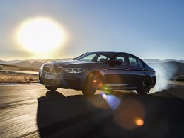 Nové BMW M5 dostalo pohon všech kol, stovku umí za 3,4 s