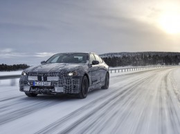 BMW testuje elektromobil i5 od polárního kruhu až po úpatí Alp