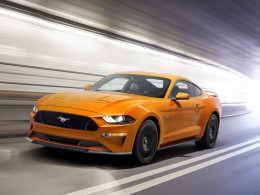 Facelift Fordu Mustang přinese 10stupňový automat, upravený osmiválec a řadu asistentů
