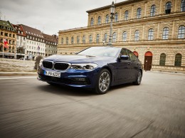 Nové hybridní BMW 530e se chlubí dojezdem 66 km čistě na elektřinu