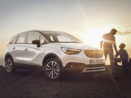 Opel Meriva vyklidí pole nástupci Crossland X