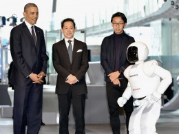 Robot ASIMO pozdravil amerického prezidenta Obamu