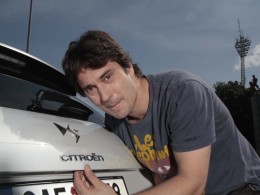 Saša Rašilov jezdí bílým Citroënem DS4