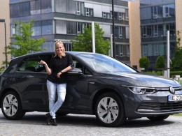 Úspěšná herečka a porotkyně SuperStar Patricie Pagáčová jezdí v novém Volkswagenu Golf