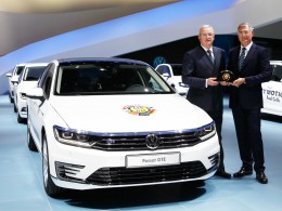 Ženevský autosalon 2015: Autem roku je Volkswagen Passat
