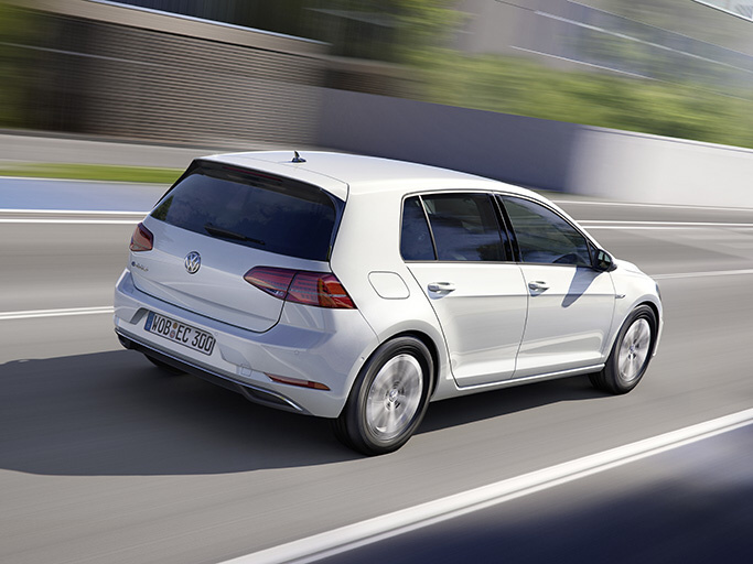 Nový Volkswagen e-Golf se chlubí dvojnásobným dojezdem a vyšším výkonem