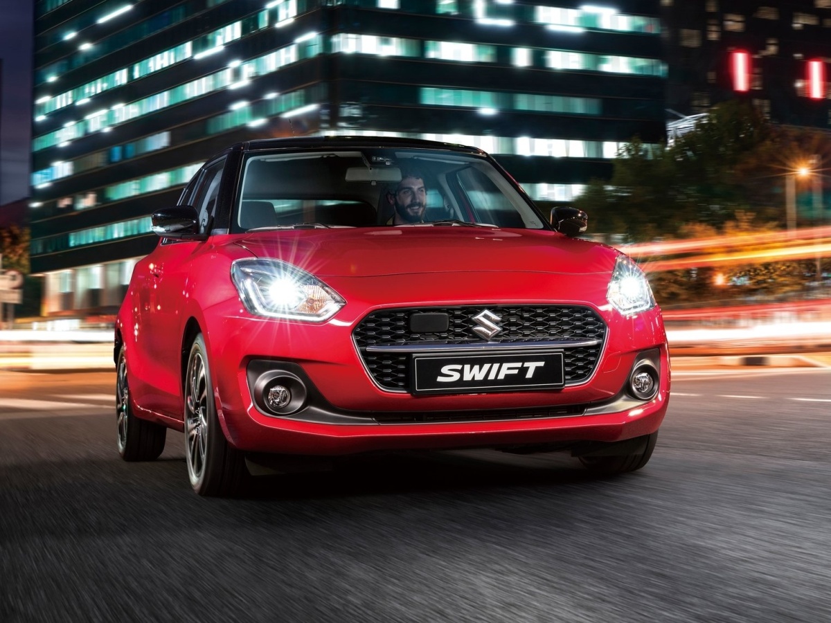 Omlazený Suzuki Swift stojí od 312 900 Kč, s pohonem všech kol 385 900 Kč