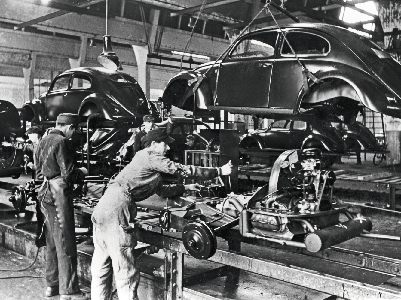 Před 75 lety ve Wolfsburgu: Zahájení sériové výroby modelu Volkswagen Brouk