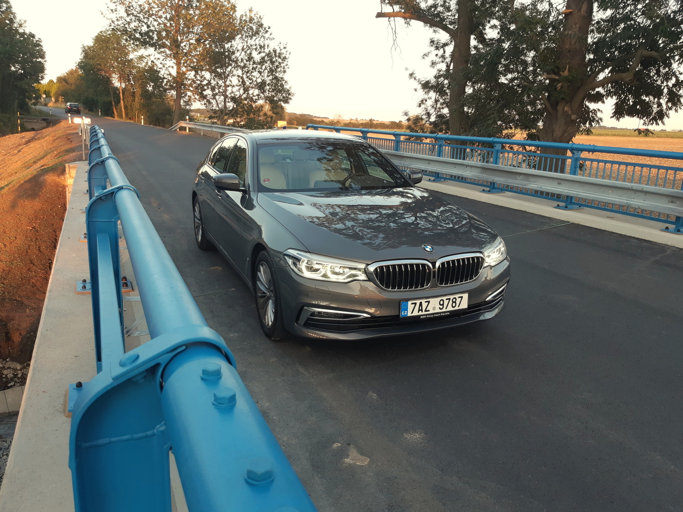 Test: BMW 520d xDrive - čtyřválcem ke spokojenosti