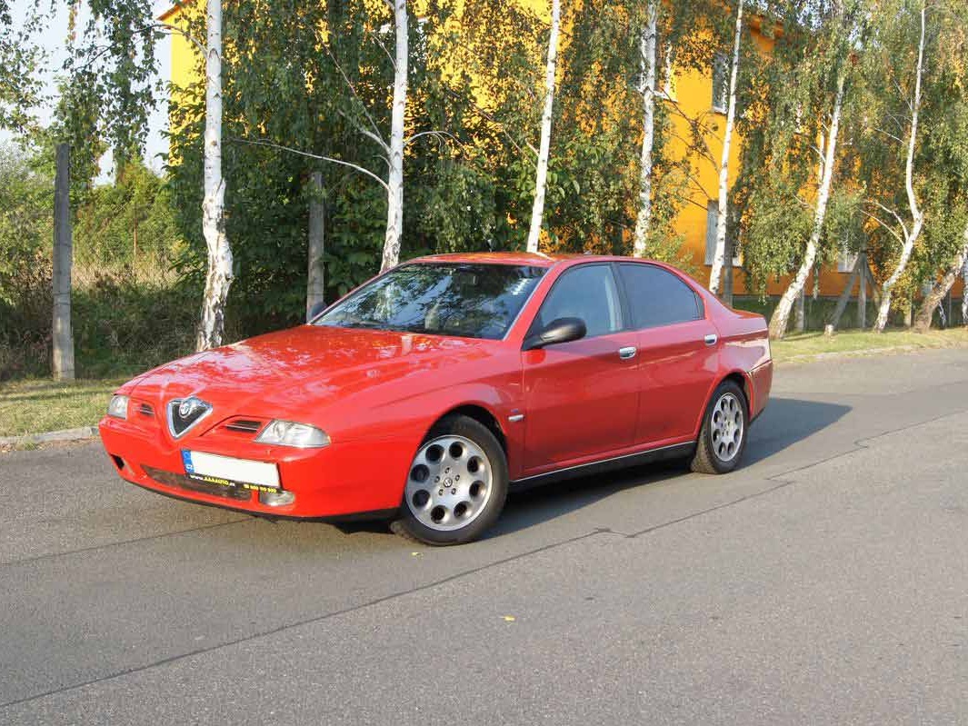 Test ojetiny: Alfa Romeo 166 – křižník s výjimečným motorem