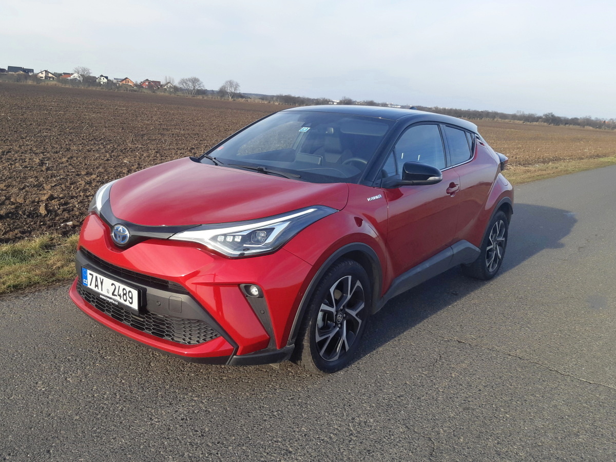 Test: Toyota C-HR 2.0 Hybrid překonala naše očekávání