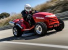 Fotografie k článku Honda Mean Mower - rekordní sekačka co jezdí až 210 km/h