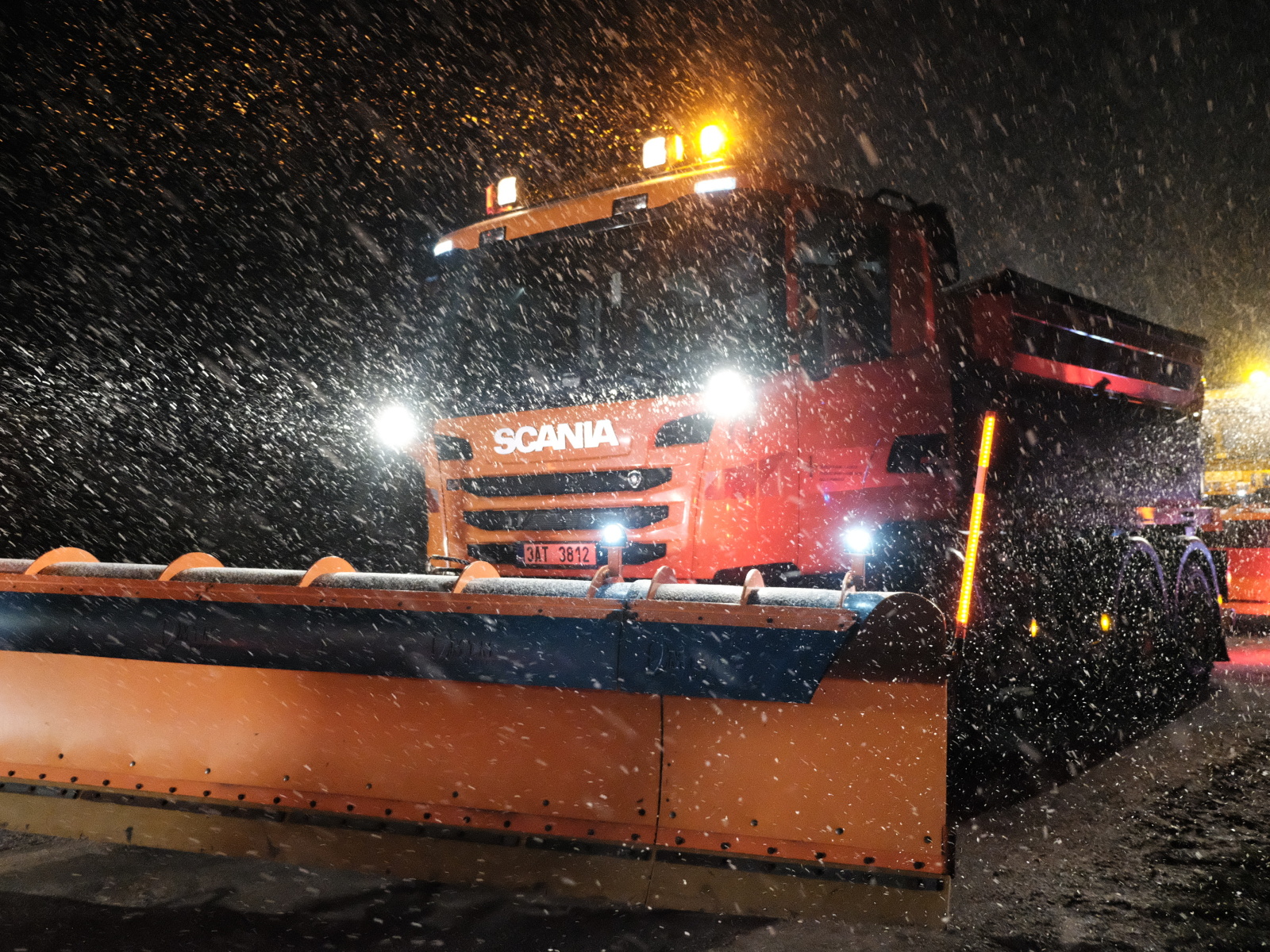 Zimu letos zkrotí 201 sypačů, 662 řidičů a 51 tisíc tun soli