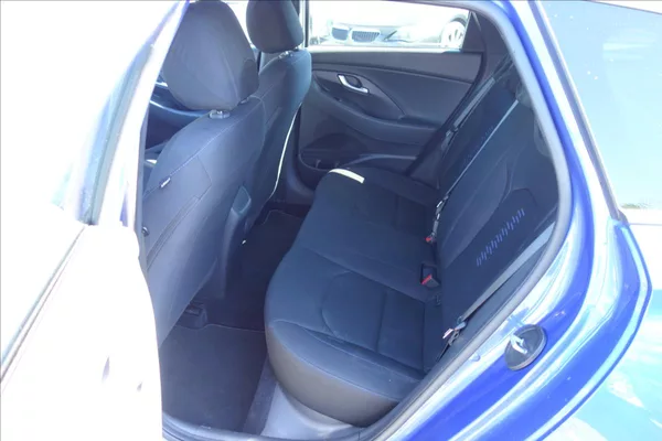 Hyundai i30 1,4 T-GDi,ČR,1 MAJ.,52TIS.KM. - foto 14