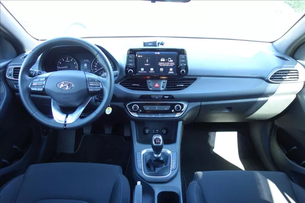 Hyundai i30 1,4 T-GDi,ČR,1 MAJ.,52TIS.KM. - foto 17