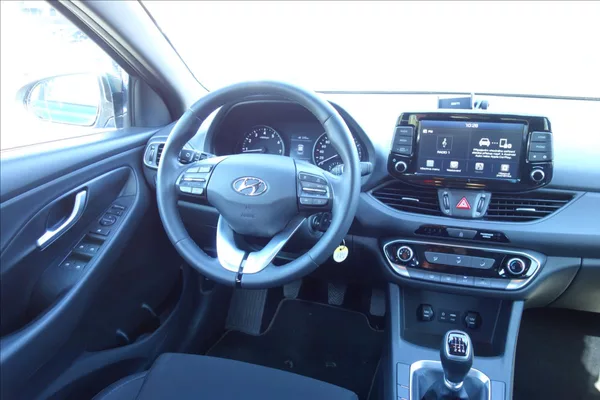 Hyundai i30 1,4 T-GDi,ČR,1 MAJ.,52TIS.KM. - foto 19