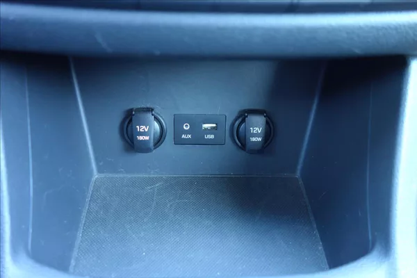 Hyundai i30 1,4 T-GDi,ČR,1 MAJ.,52TIS.KM. - foto 30