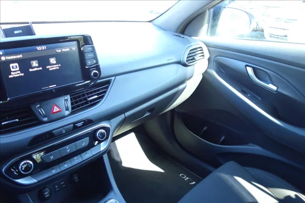 Hyundai i30 1,4 T-GDi,ČR,1 MAJ.,52TIS.KM. - foto 38