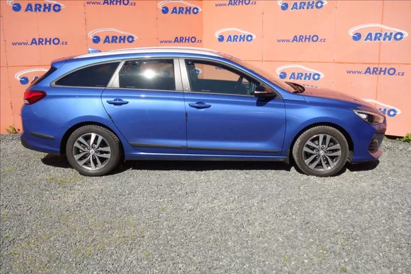 Hyundai i30 1,4 T-GDi,ČR,1 MAJ.,52TIS.KM. - foto 8