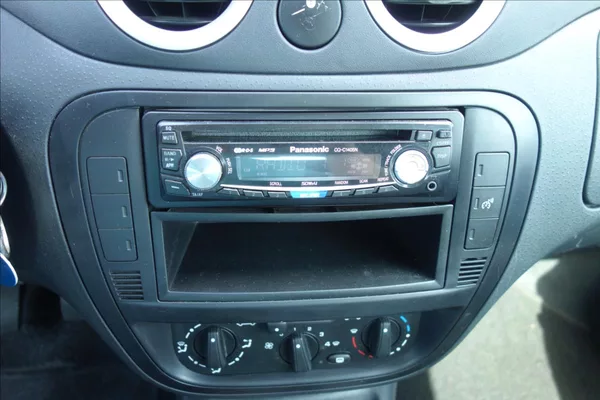 Citroën C2 1,1 i, ČR, ENTREPRISE. - foto 15