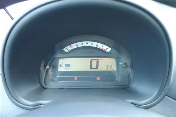 Citroën C2 1,1 i, ČR, ENTREPRISE. - foto 18
