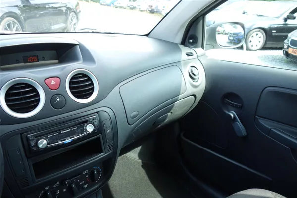 Citroën C2 1,1 i, ČR, ENTREPRISE. - foto 19