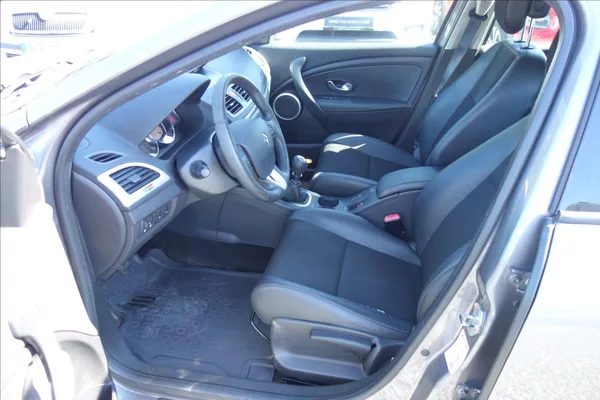Renault Mégane 1,9 DCi 96KW, ČR, SERVIS.KN. - foto 10