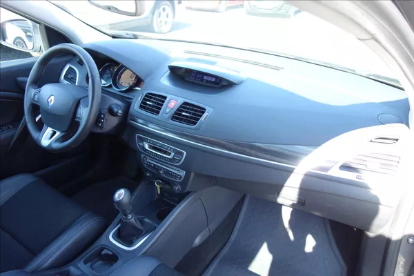 Renault Mégane 1,9 DCi 96KW, ČR, SERVIS.KN. - foto 12