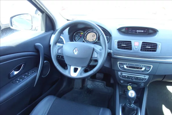 Renault Mégane 1,9 DCi 96KW, ČR, SERVIS.KN. - foto 18