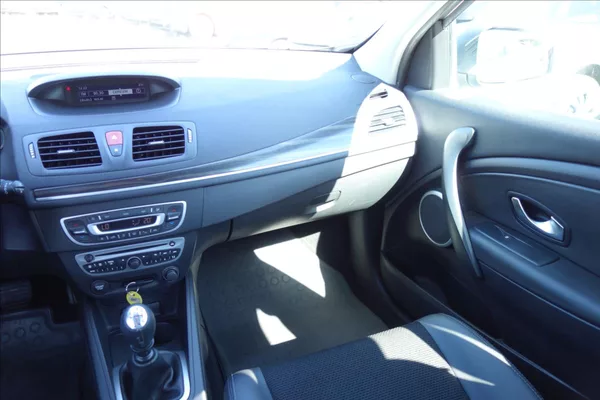 Renault Mégane 1,9 DCi 96KW, ČR, SERVIS.KN. - foto 19