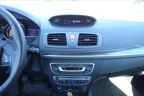 Renault Mégane 1,9 DCi 96KW, ČR, SERVIS.KN. - foto 20