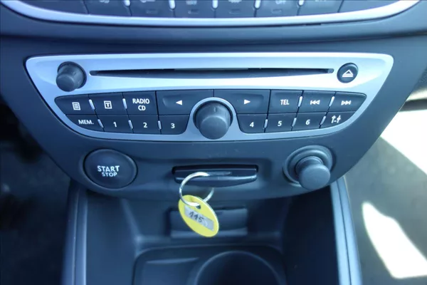 Renault Mégane 1,9 DCi 96KW, ČR, SERVIS.KN. - foto 23