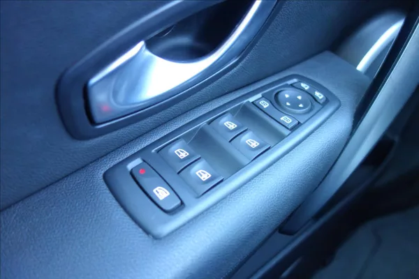 Renault Mégane 1,9 DCi 96KW, ČR, SERVIS.KN. - foto 27