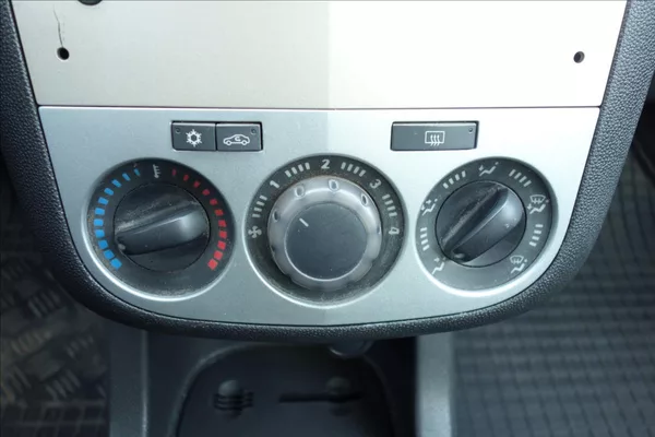Opel Corsa 1,2 i, ČR, SERVIS.KN., KLIMA. - foto 23