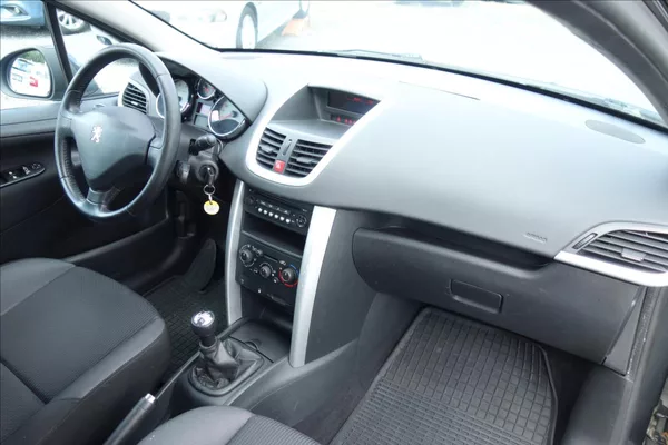 Peugeot 207 1,4 i 54KW, ČR, SERVIS. KN. - foto 11
