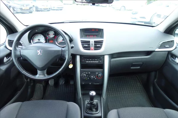 Peugeot 207 1,4 i 54KW, ČR, SERVIS. KN. - foto 15